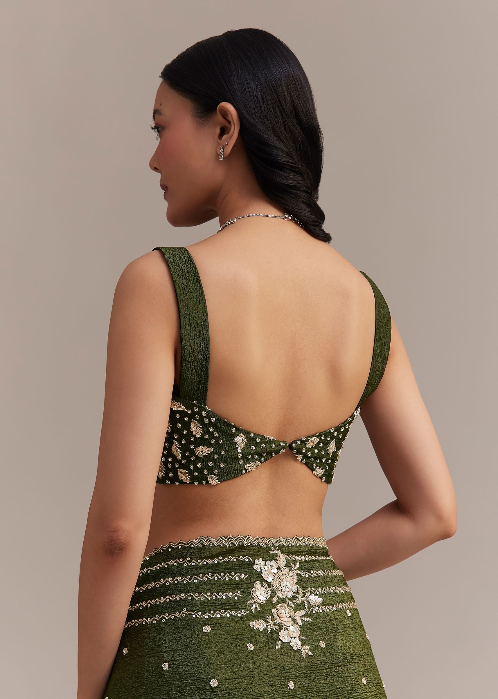 Mehendi Green Crushed Tissue Saree With Embroidered Border
