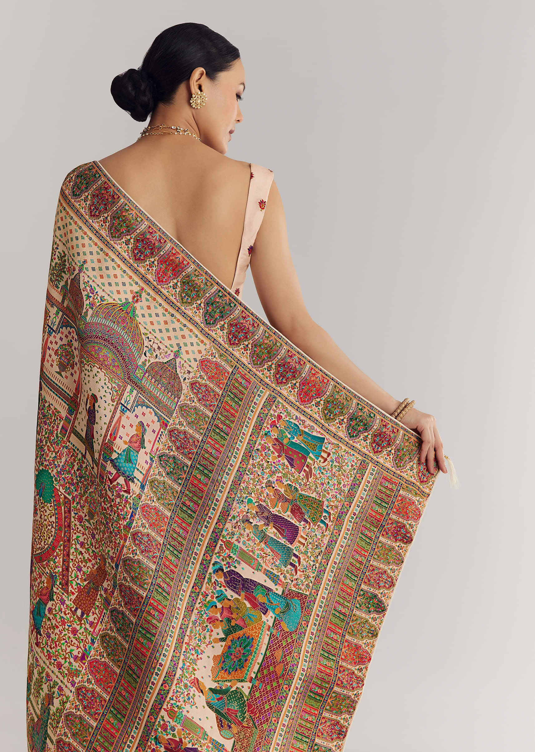 Off White Saree In Natural Traditional Prints