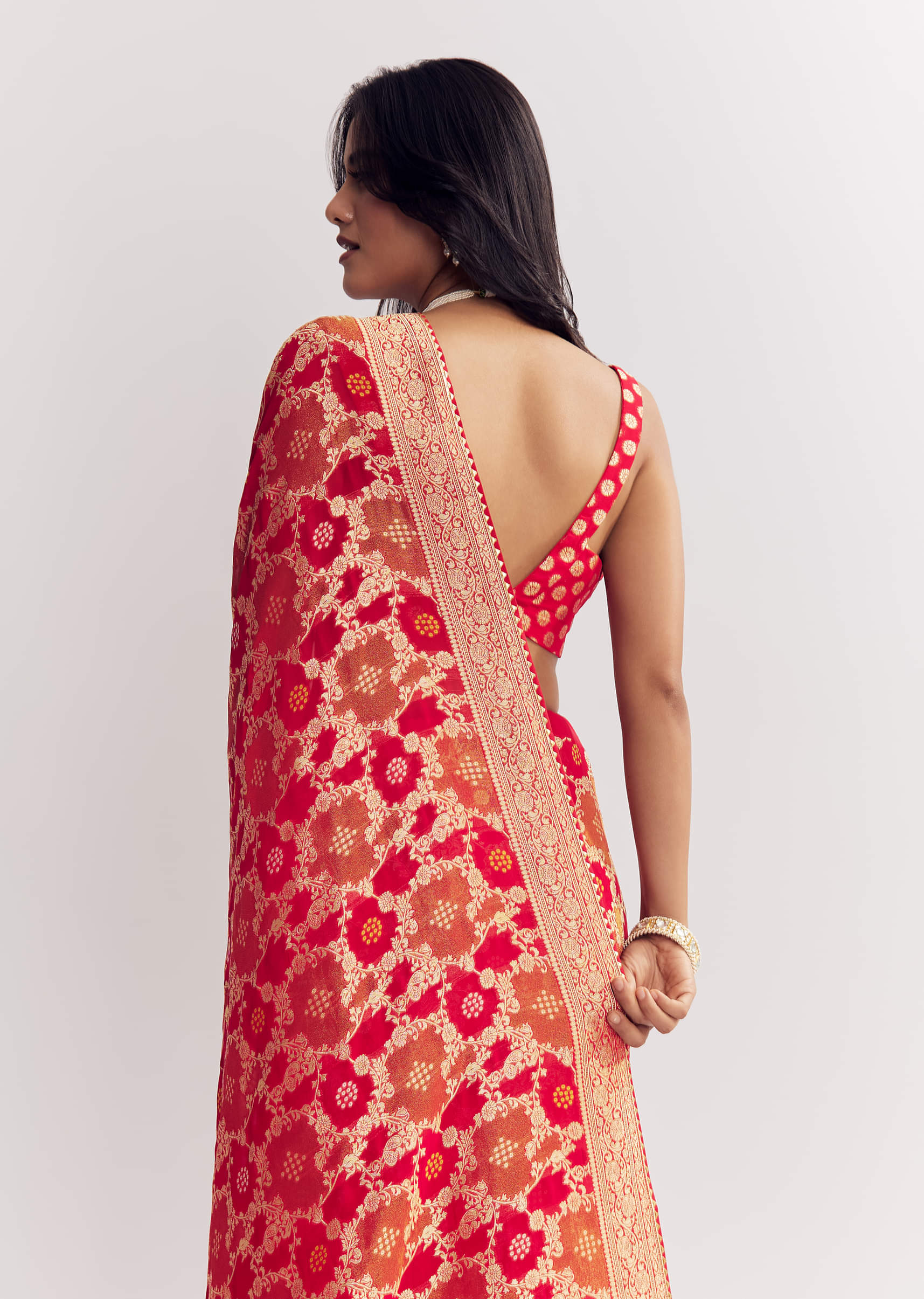 Red Shaded Dola Silk Saree With Zari Jaal Work