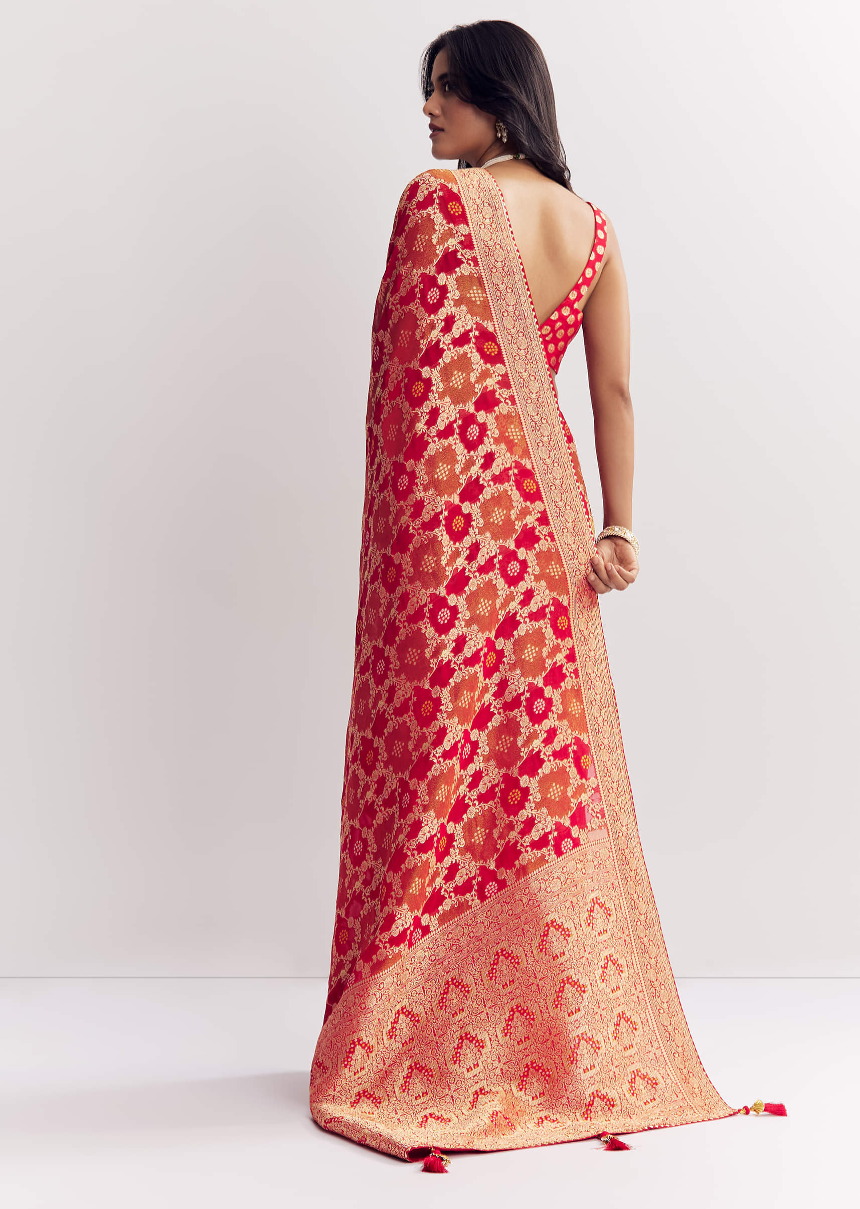 Red Shaded Dola Silk Saree With Zari Jaal Work